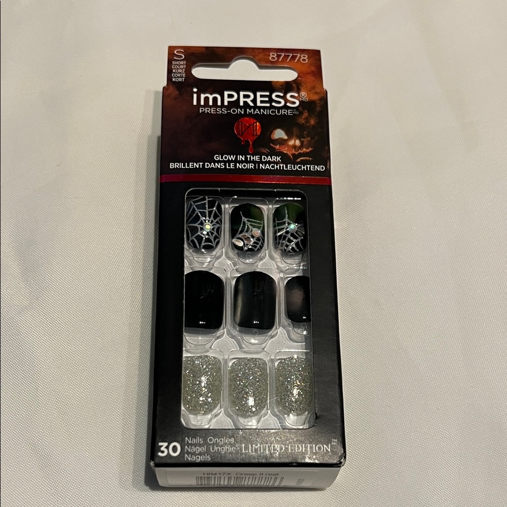 “🩷Bundle 4/$19” imPRESS Glow-in-the-Dark Black and Silver Halloween Spider Nails